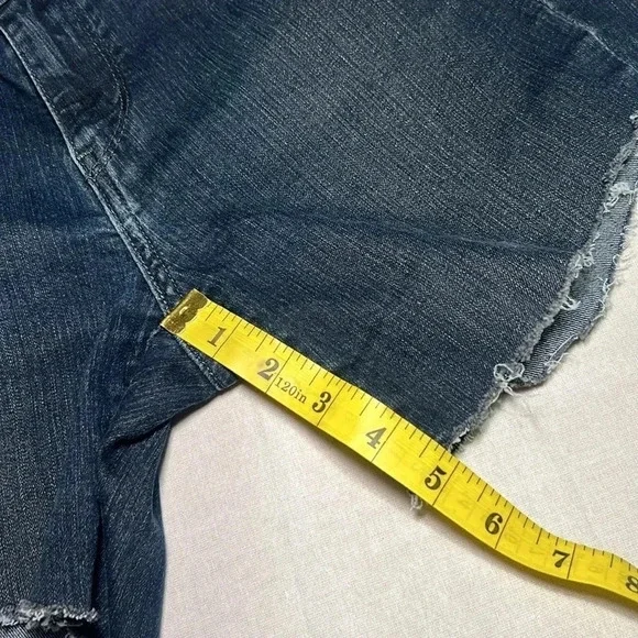 Levi Cut off's. Levi's  Jean Shorts. Denim Shorts. Size 2 - Picture 7 of 10